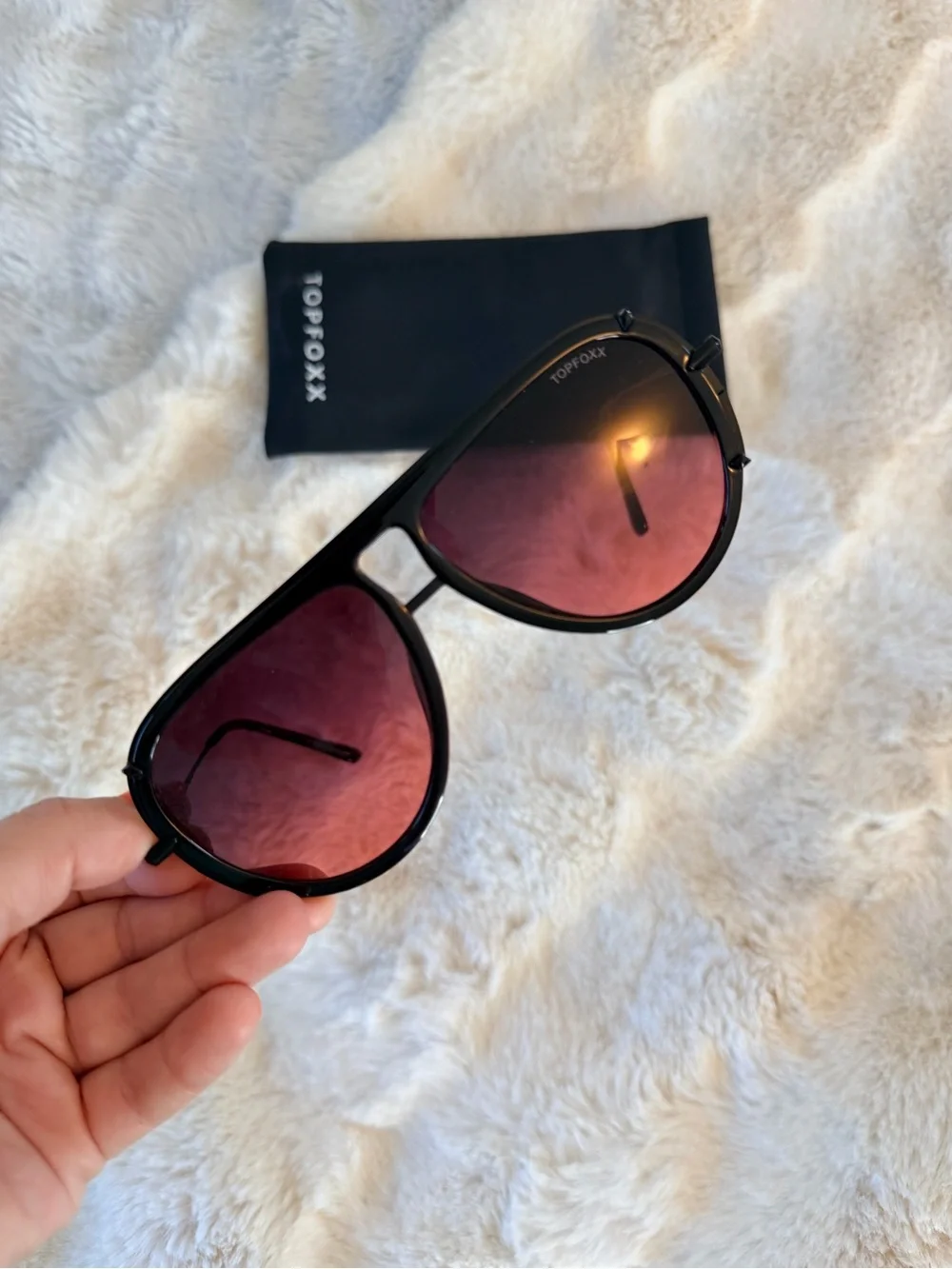 TopFoxx unisex Black Aviator Sunglasses with Brown Gradient Lenses